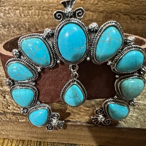 Brown Leather Bracelet with Large Blue Turquoise Blossom Design - Picture 6 of 10